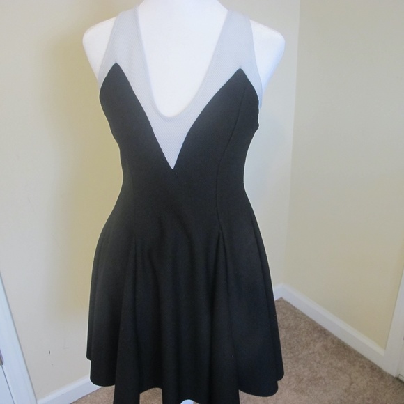 Willie Jay's Dresses & Skirts - Willie Jay's Women's  Dress White Black Size Medium GUC